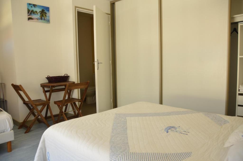 Les Chambres Des Gites Des Isles บาร์เนอวีย์-แกร์เตอเร ห้อง รูปภาพ